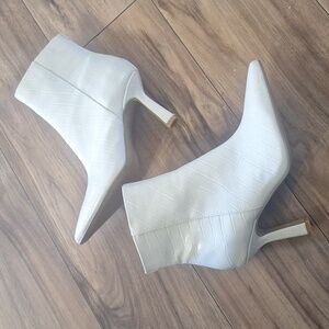Express Booties Crocodile Print In A Off White Cream Color
